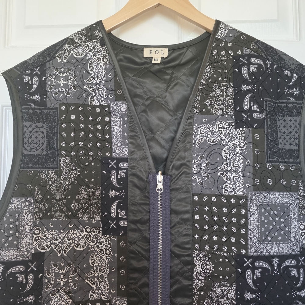 POL OVERSIZED Boho Style Patchwork Bandana Quilted Reversible Vest Front Zipper - Picture 5 of 16